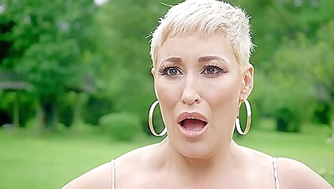 Mature blonde with a hot ass and a lovely ass-slick cumshot