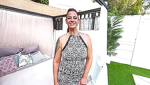 Busty 41-year-old woman gets facialized and blowjob