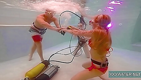 Blonde hottie getting fucked by her boyfriend on the beach