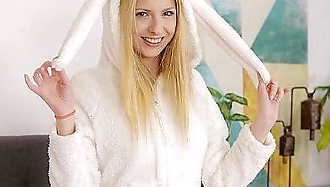 The sexy girl has sexy porn video with real cameras in vr pornography