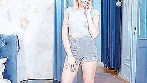 Rebellious porn actress is playing with her fingers in vr