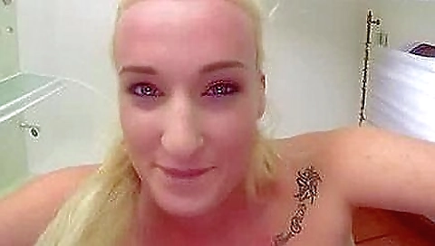 Shaved teen plays with her shaved pussy in vr porn